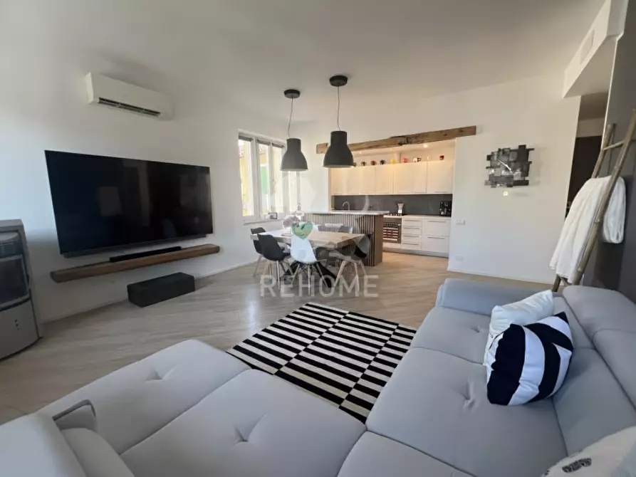 Immagine 1 di Appartamento in vendita  in Via Primo Maggio a Tarcento