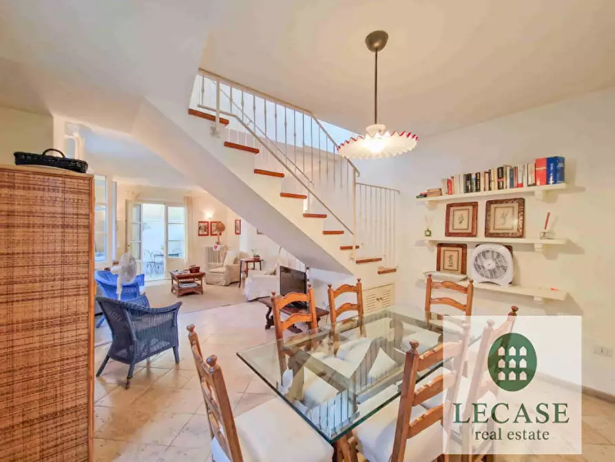 Immagine 2 di Villa in vendita  in Via Palestro a Forte Dei Marmi