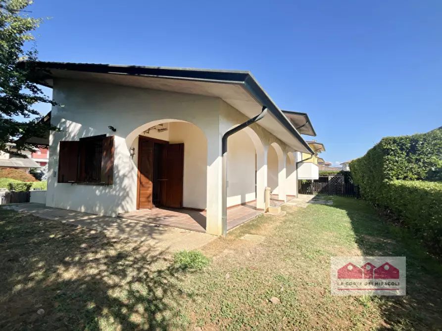 Immagine 2 di Casa indipendente in vendita  in Viale Francesco Crispi a Costabissara