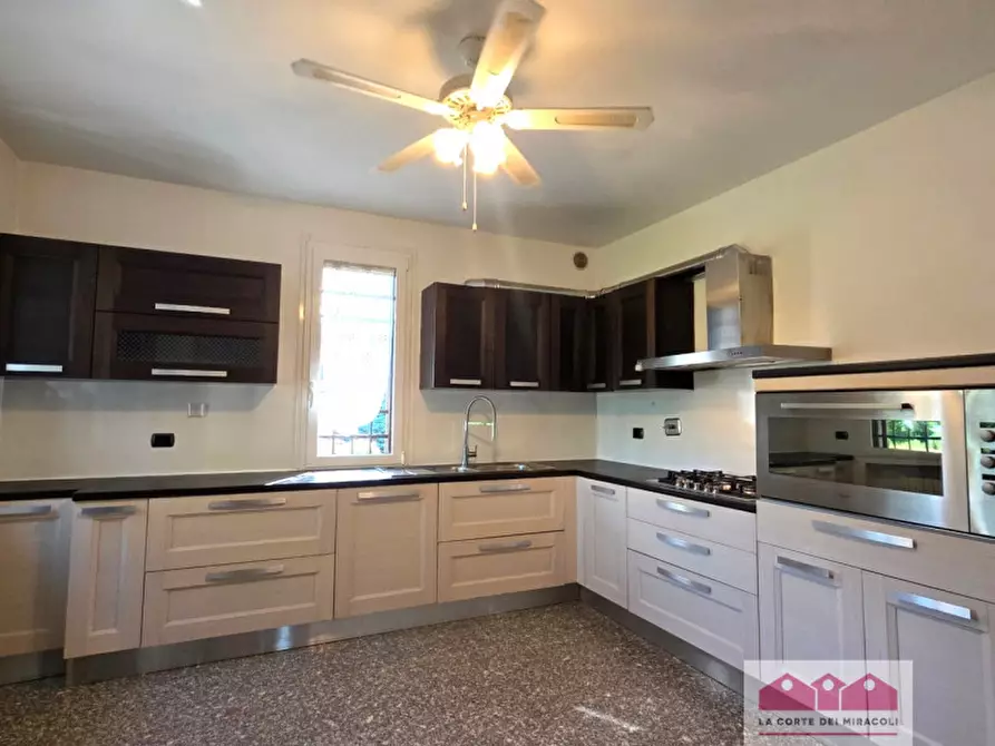 Immagine 3 di Casa indipendente in vendita  in Viale Francesco Crispi a Costabissara
