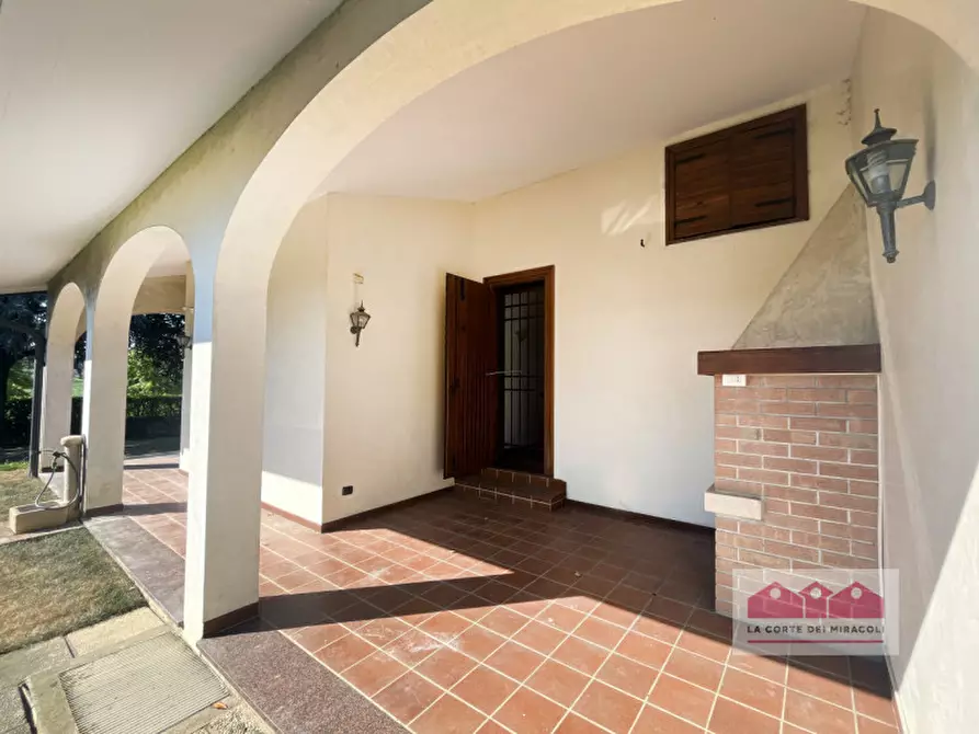 Immagine 3 di Casa indipendente in vendita  in Viale Francesco Crispi a Costabissara