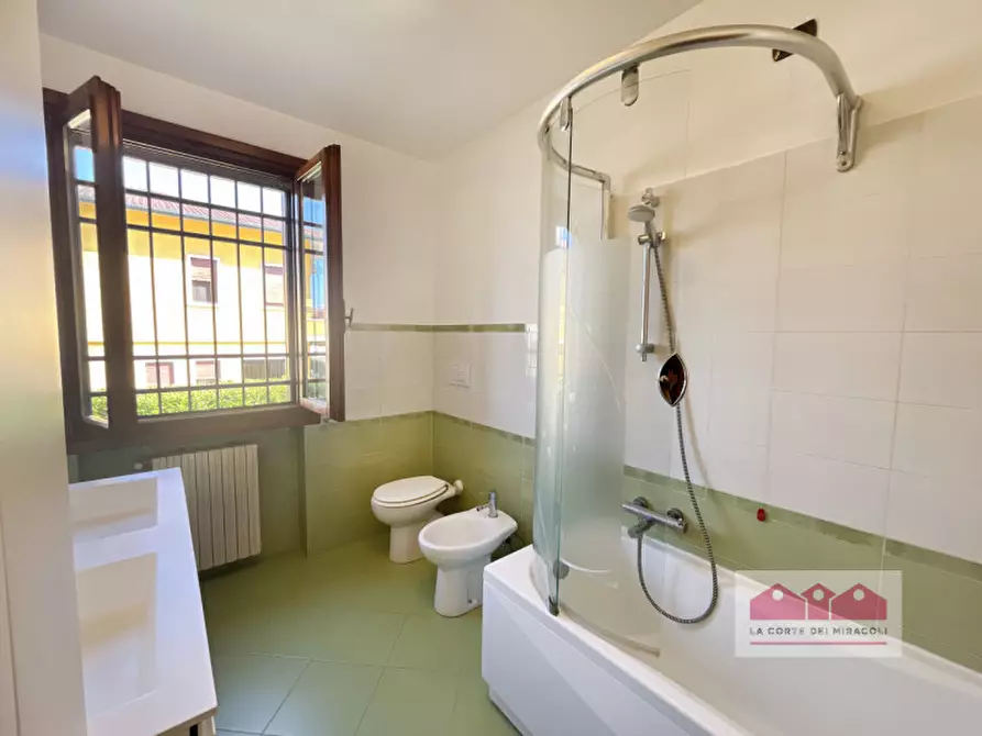 Immagine 17 di Casa indipendente in vendita  in Viale Francesco Crispi a Costabissara