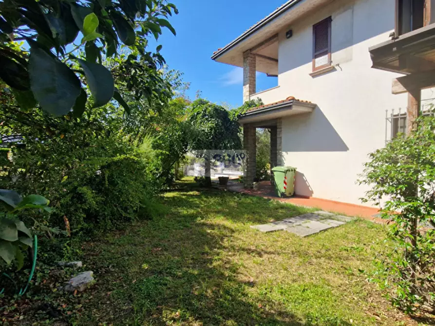 Immagine 1 di Casa bifamiliare in vendita  in Viale Italia a Gussago