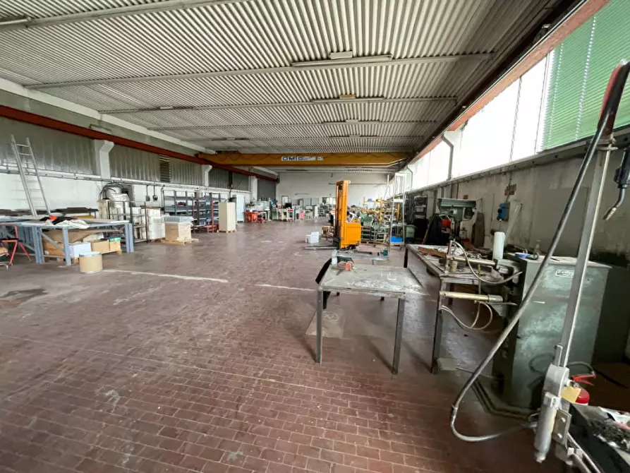 Immagine 1 di Capannone industriale in vendita  in Via Roma a San Pietro In Gu