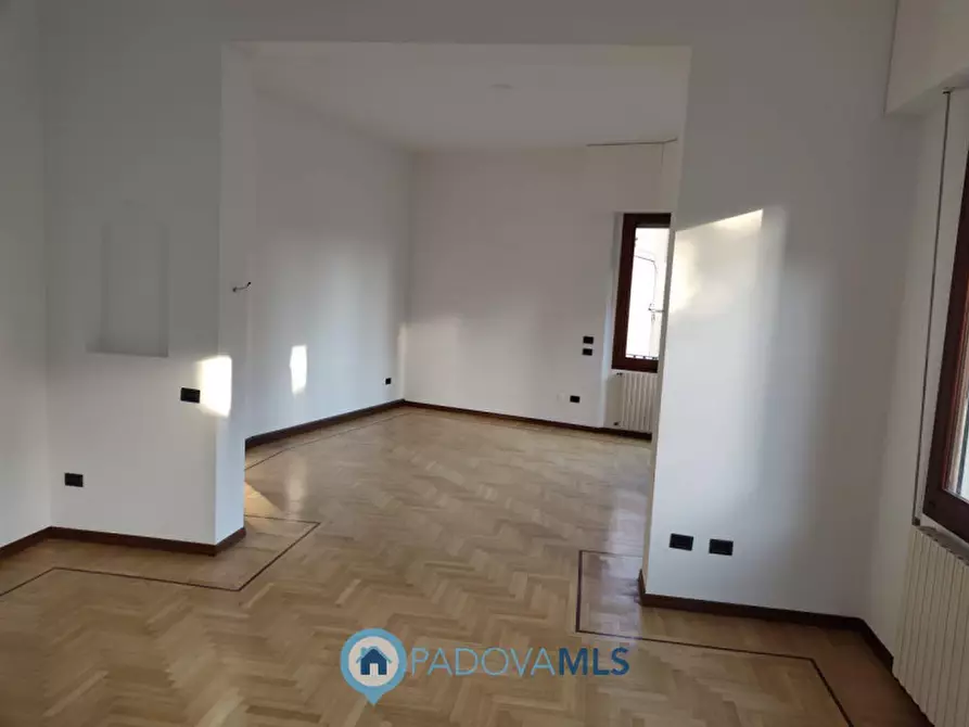 Immagine 8 di Appartamento in affitto  in Via Beato Luca Belludi a Padova
