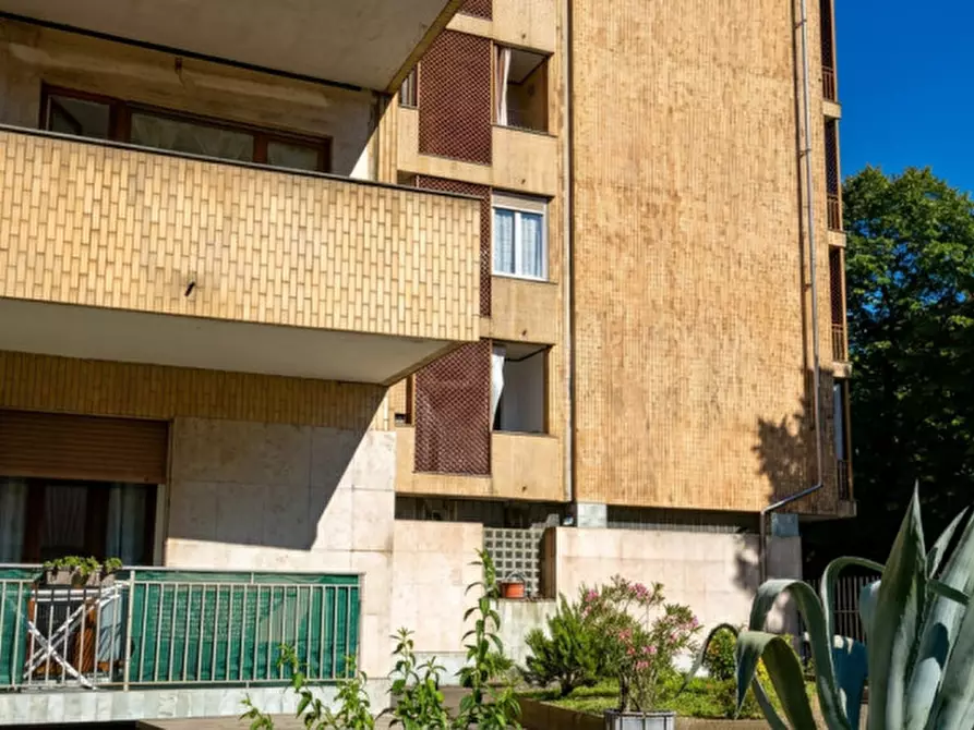 Immagine 19 di Appartamento in vendita  in Via Genova 241 a Torino