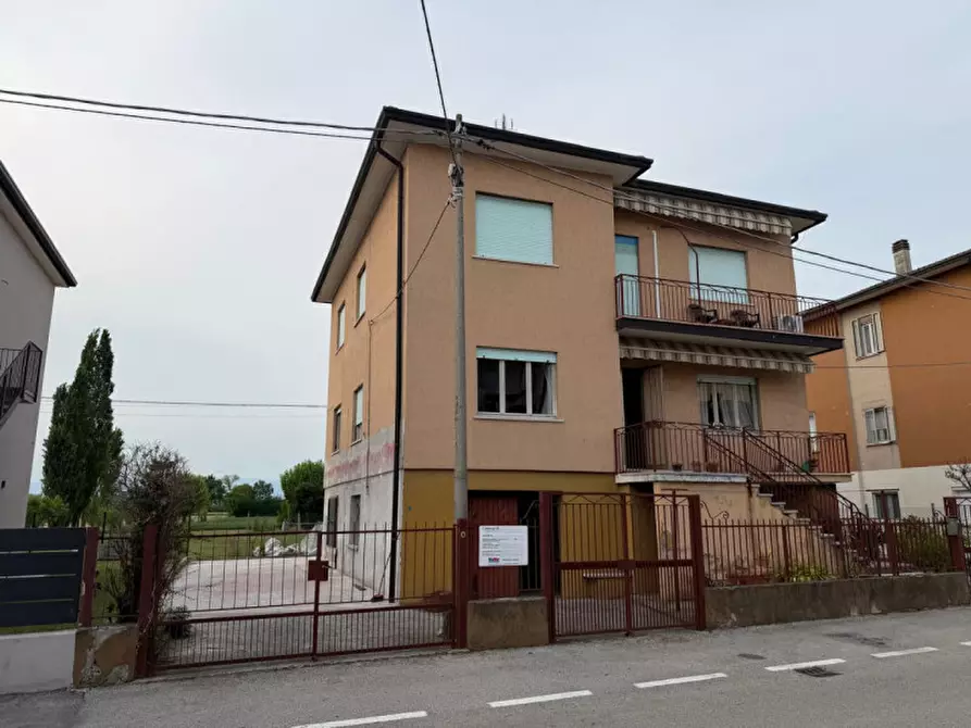 Immagine 1 di Appartamento in vendita  in Bevilacqua a Vicenza