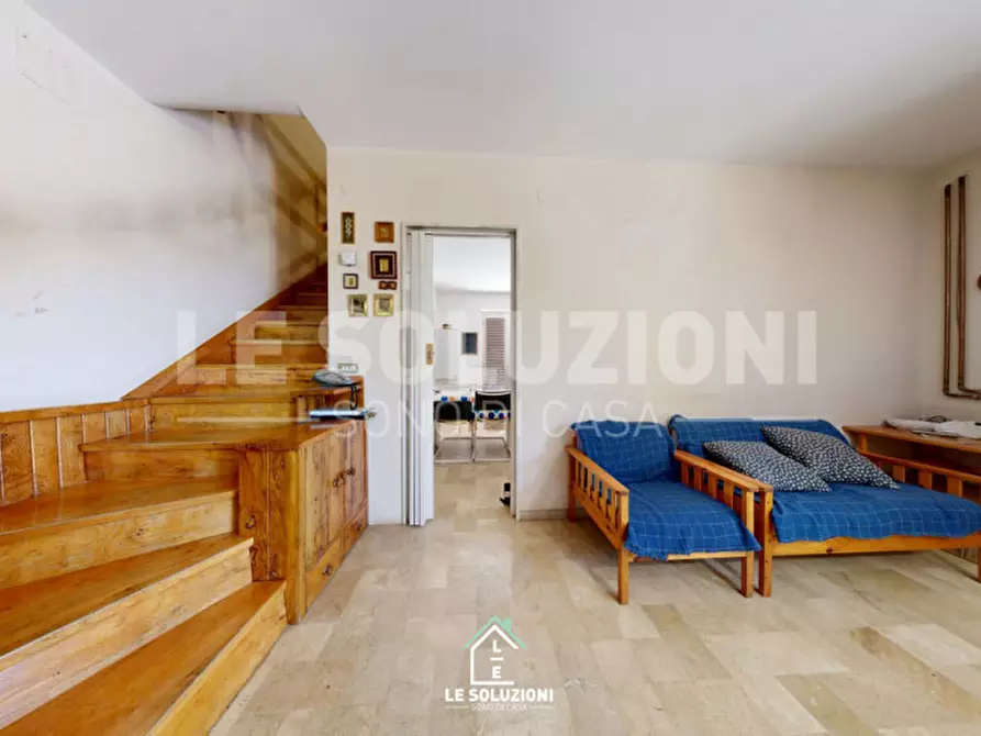 Immagine 7 di Villa in vendita  in Via Generale Luigi Sabato a Putignano