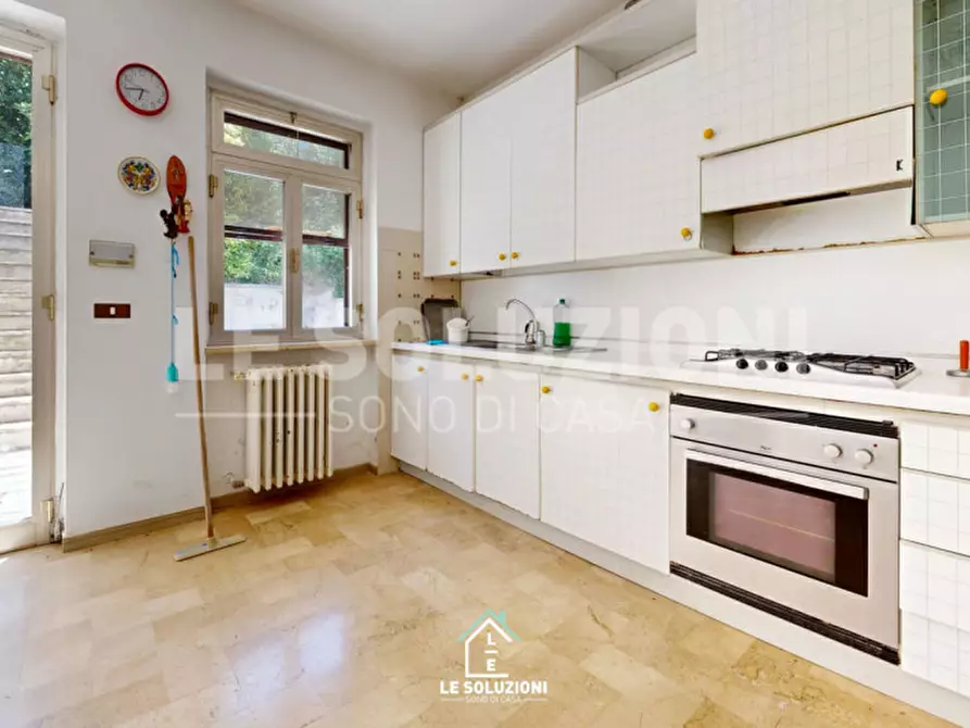 Immagine 9 di Villa in vendita  in Via Generale Luigi Sabato a Putignano