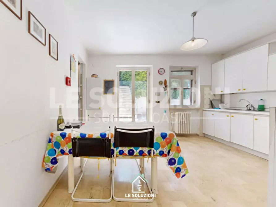 Immagine 10 di Villa in vendita  in Via Generale Luigi Sabato a Putignano