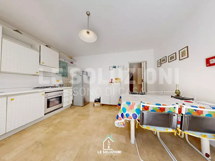 Immagine 12 di Villa in vendita  in Via Generale Luigi Sabato a Putignano