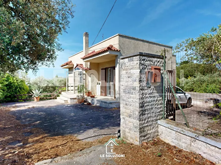 Immagine 31 di Villa in vendita  in Via Generale Luigi Sabato a Putignano