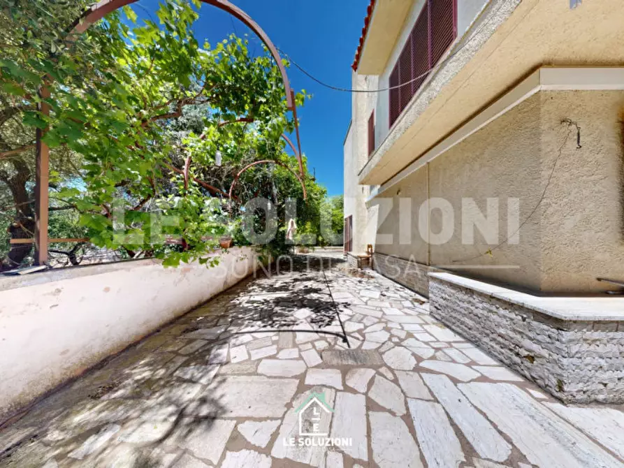 Immagine 34 di Villa in vendita  in Via Generale Luigi Sabato a Putignano
