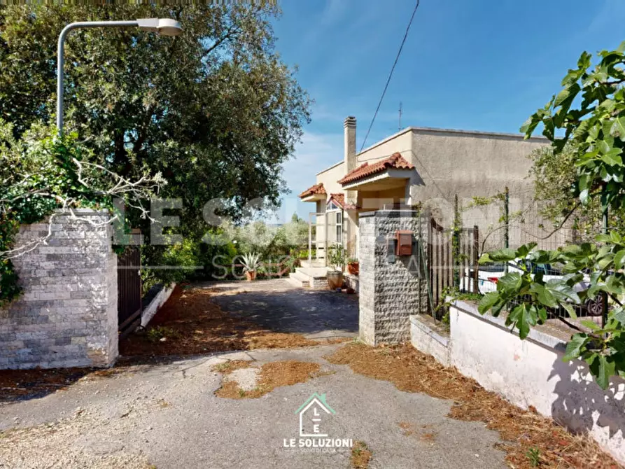 Immagine 36 di Villa in vendita  in Via Generale Luigi Sabato a Putignano