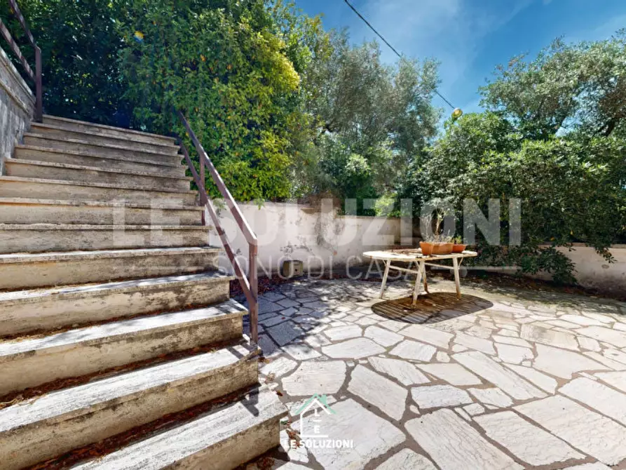 Immagine 37 di Villa in vendita  in Via Generale Luigi Sabato a Putignano