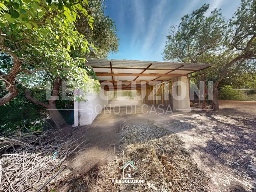 Immagine 39 di Villa in vendita  in Via Generale Luigi Sabato a Putignano