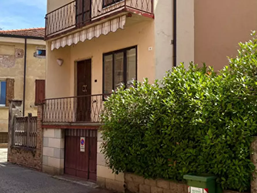 Immagine 1 di Casa bifamiliare in vendita  in Via Don Eugenio Leoni 4 a Borgo Mantovano