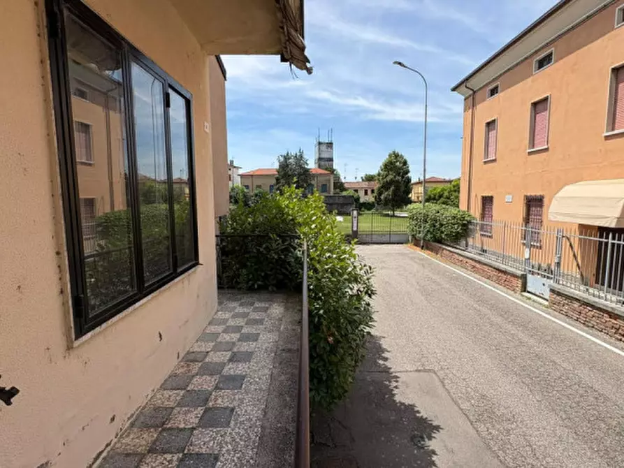 Immagine 4 di Casa bifamiliare in vendita  in Via Don Eugenio Leoni 4 a Borgo Mantovano