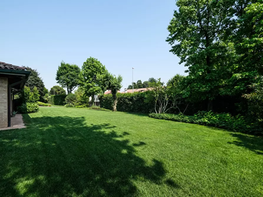 Immagine 54 di Villa in vendita  in via Giorgio La Pira 7 a Isola Vicentina