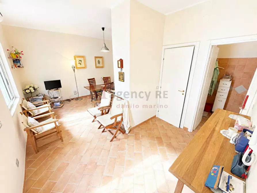 Immagine 1 di Appartamento in vendita  in via monte bianco a Bova Marina