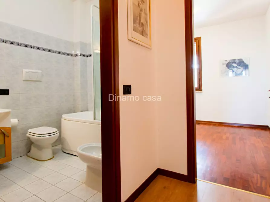 Immagine 10 di Appartamento in vendita  in Via Genova a Montemurlo