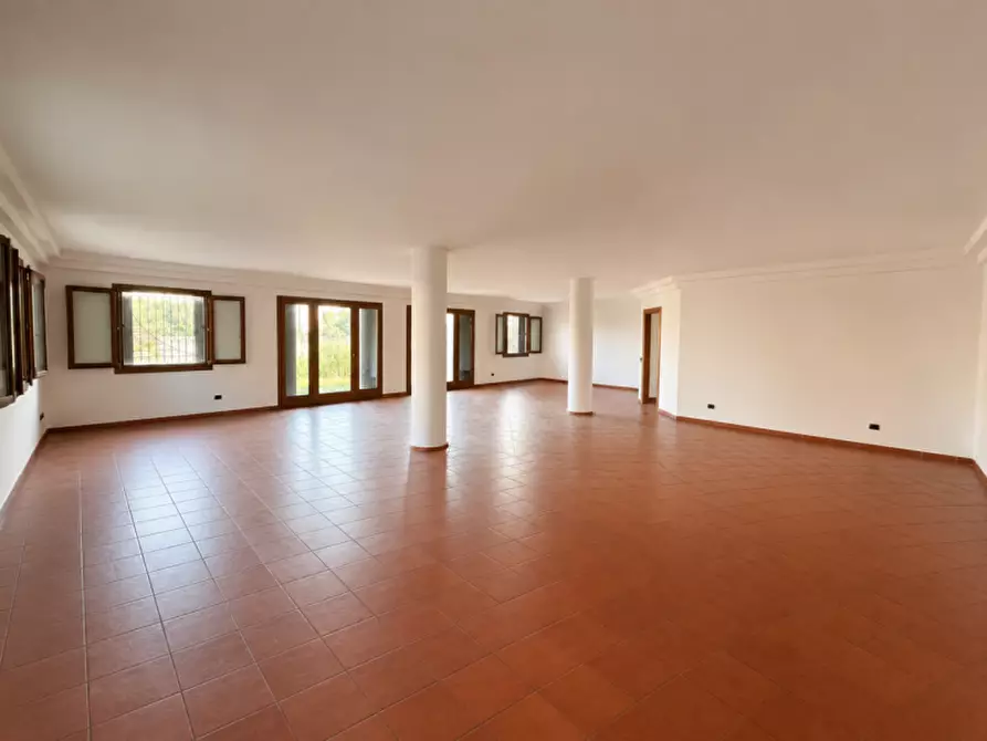 Immagine 2 di Casa bifamiliare in vendita  in Via Giuseppe Garibaldi a Trevignano