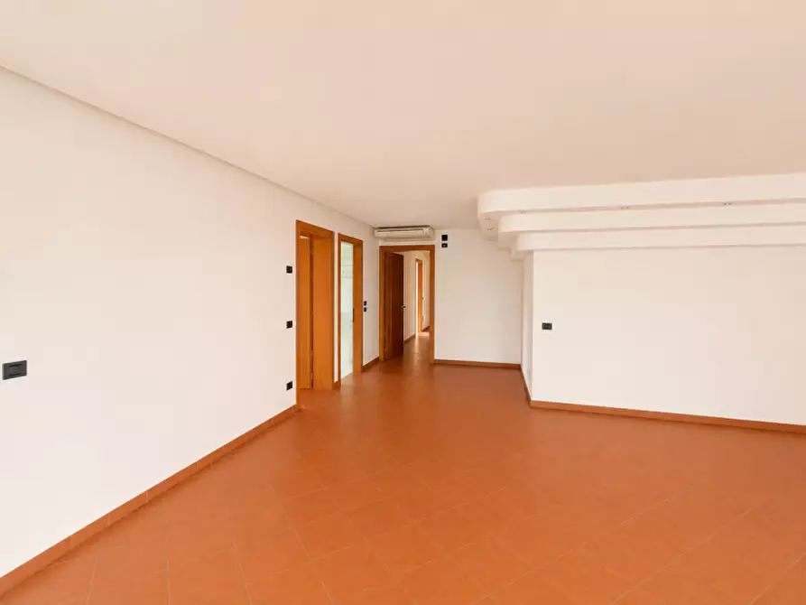 Immagine 24 di Casa bifamiliare in vendita  in Via Giuseppe Garibaldi a Trevignano