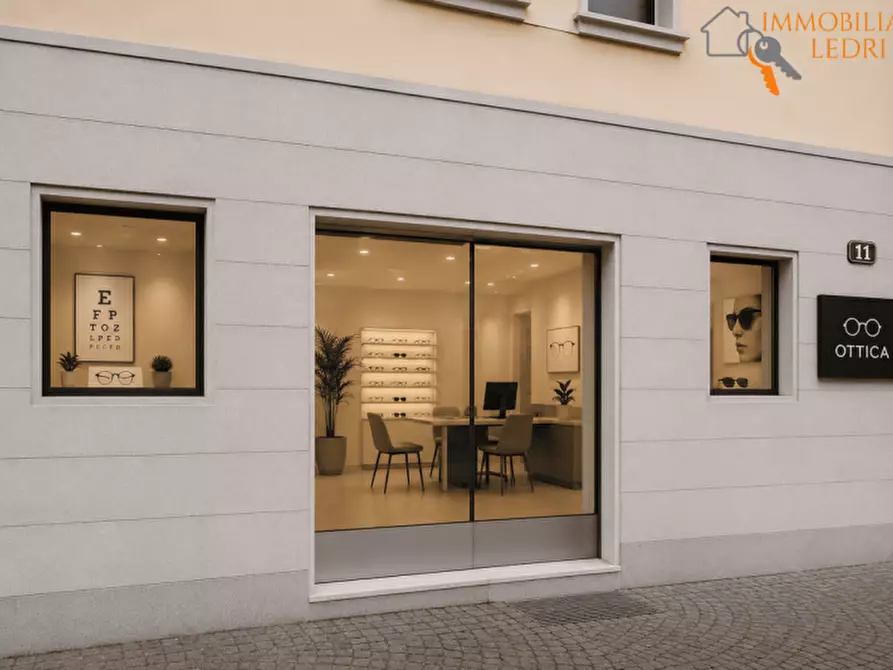 Immagine 3 di Attività commerciale in vendita  in Corso Cavour 12 a Verona