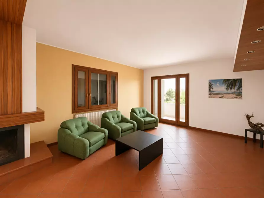 Immagine 2 di Casa bifamiliare in vendita  in Via Giuseppe Garibaldi a Trevignano