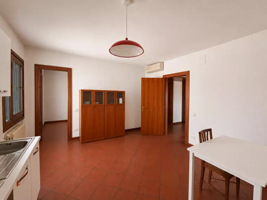 Immagine 4 di Casa bifamiliare in vendita  in Via Giuseppe Garibaldi a Trevignano