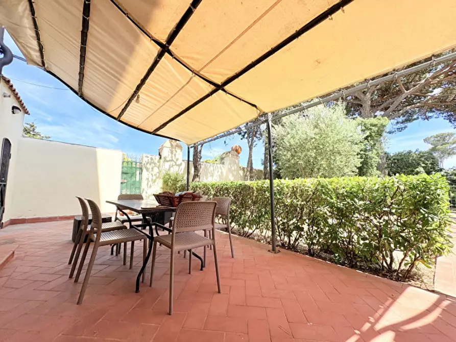 Immagine 1 di Appartamento in affitto  in Via del Litorale 294 a Livorno