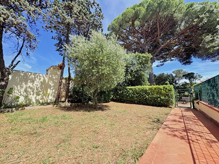Immagine 4 di Appartamento in affitto  in Via del Litorale 294 a Livorno
