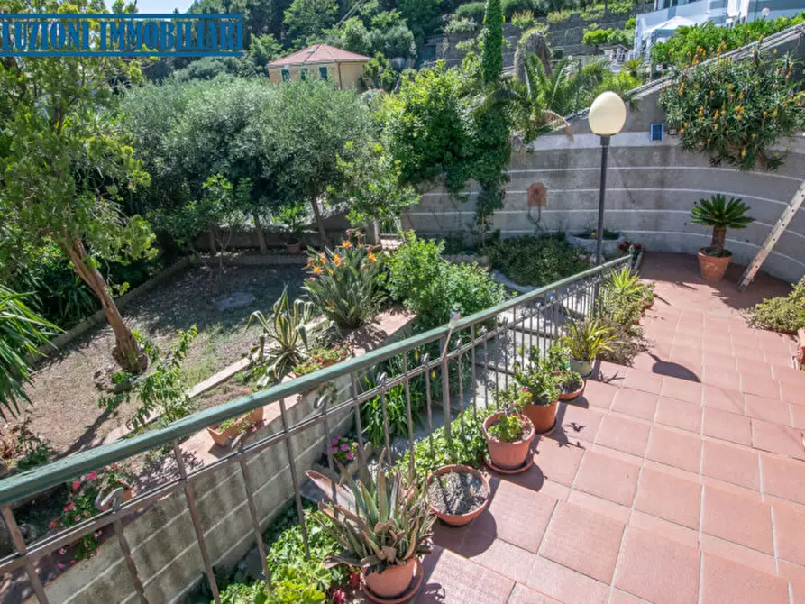 Immagine 5 di Villa in vendita  in Via Campo da tiro a Savona