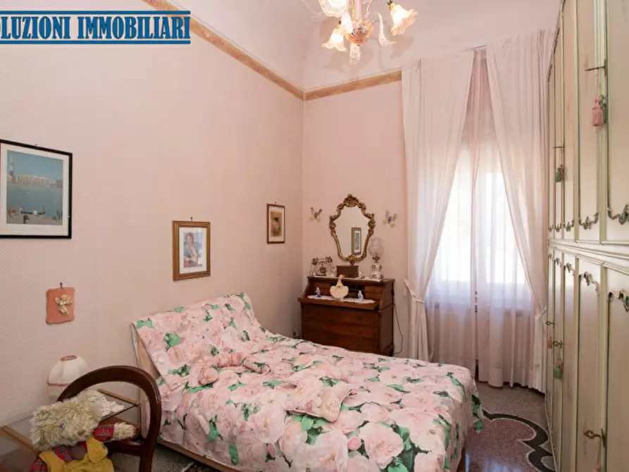 Immagine 32 di Villa in vendita  in Via Campo da tiro a Savona