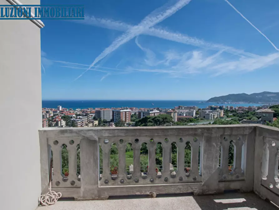 Immagine 34 di Villa in vendita  in Via Campo da tiro a Savona