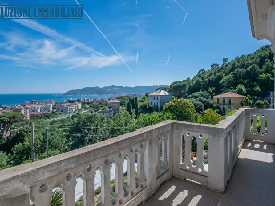 Immagine 35 di Villa in vendita  in Via Campo da tiro a Savona