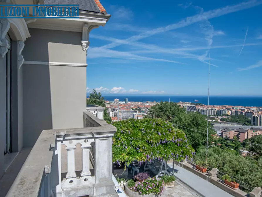 Immagine 38 di Villa in vendita  in Via Campo da tiro a Savona