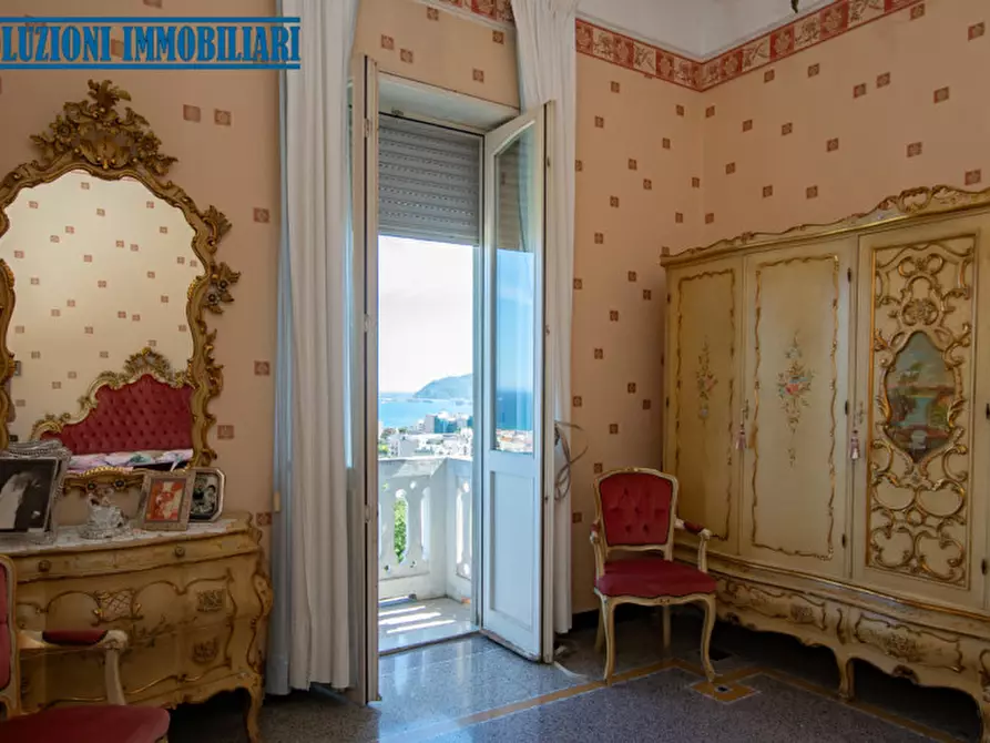 Immagine 42 di Villa in vendita  in Via Campo da tiro a Savona