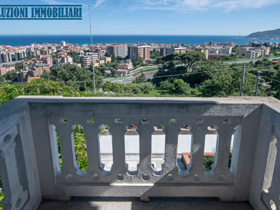 Immagine 45 di Villa in vendita  in Via Campo da tiro a Savona
