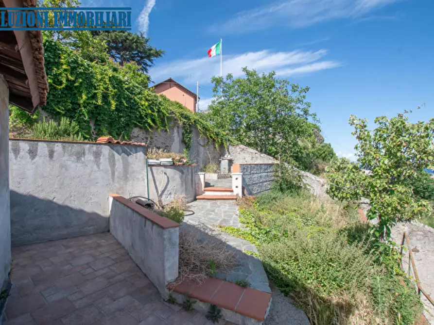 Immagine 61 di Villa in vendita  in Via Campo da tiro a Savona