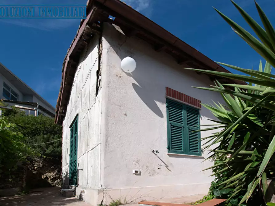 Immagine 62 di Villa in vendita  in Via Campo da tiro a Savona