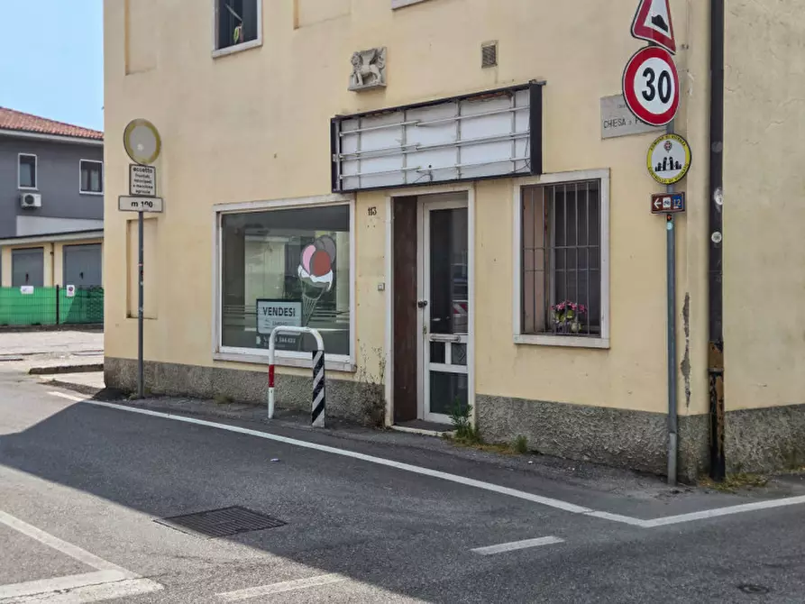 Immagine 2 di Negozio in vendita  in strada della Chiesa di Polegge 113 a Vicenza