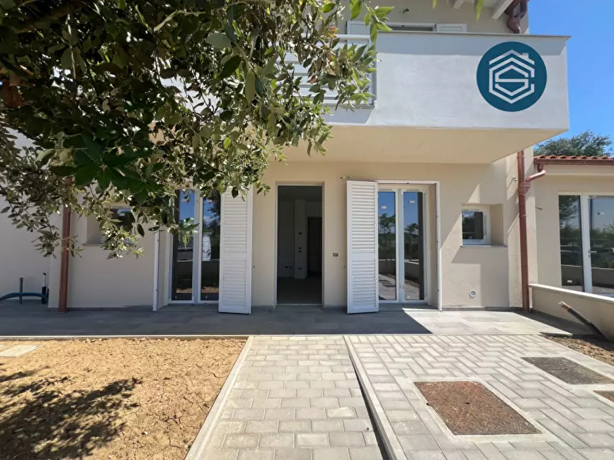 Immagine 4 di Casa bifamiliare in vendita  in Via Benedetto Croce 1 a Campi Bisenzio