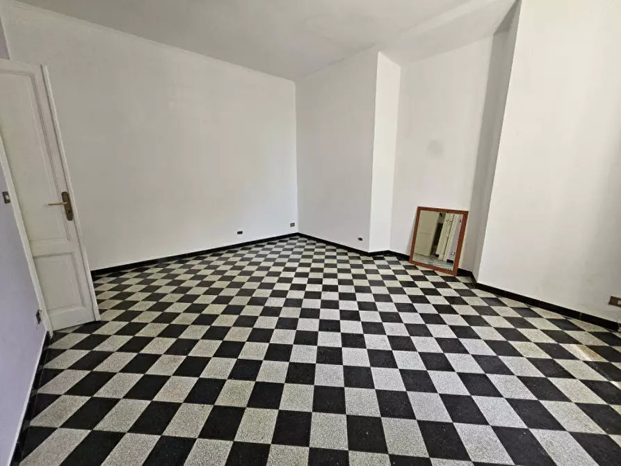 Immagine 11 di Appartamento in vendita  in Via Repusseno a Savona