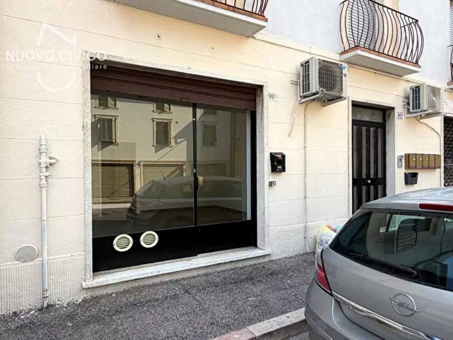 Immagine 2 di Negozio in affitto  in Via Madonna di Campagna, 94 a Verona