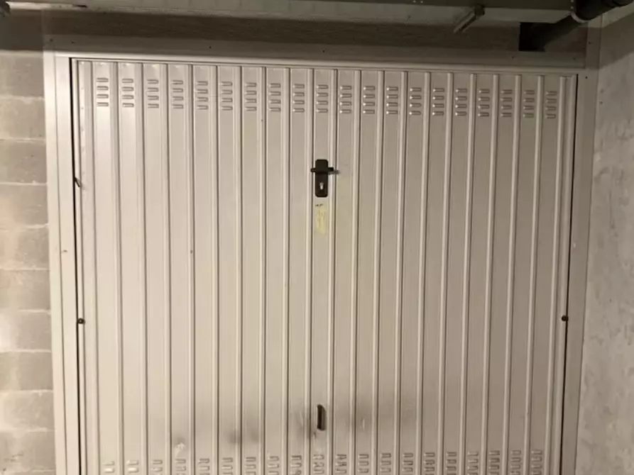 Immagine 1 di Garage in vendita  in Via Chiesanuova a Padova