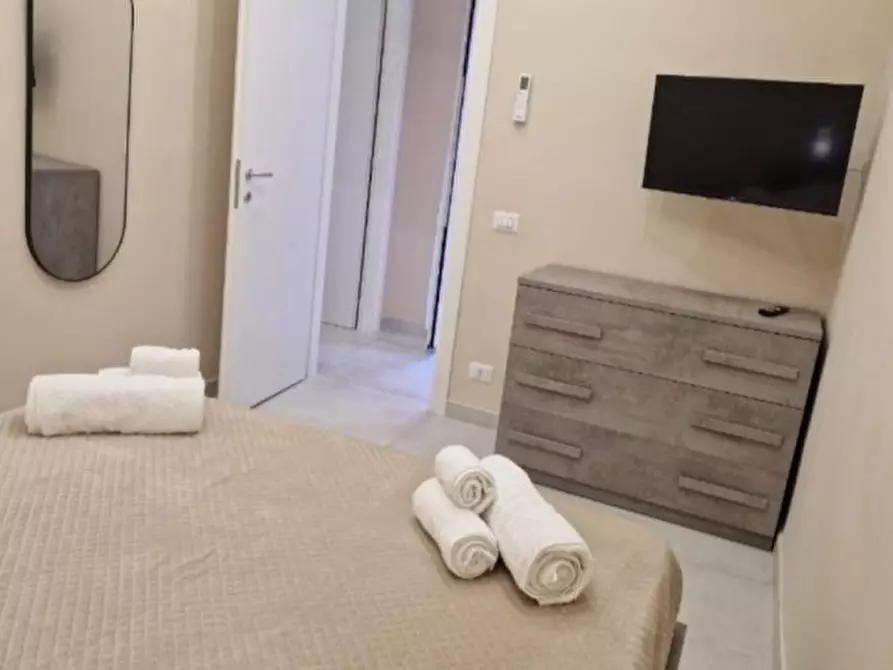 Immagine 1 di Appartamento in affitto  in via santi giovanni e paolo 37 a Napoli
