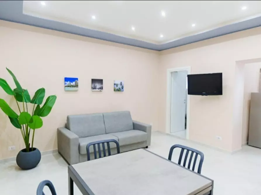 Immagine 3 di Appartamento in affitto  in via santi giovanni e paolo 37 a Napoli