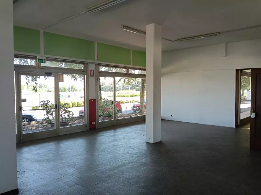Immagine 5 di Negozio in vendita  in Via Sant'Antonio, 140 a Formigine