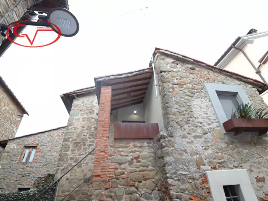 Immagine 1 di Villetta a schiera in vendita  in Moncioni a Montevarchi